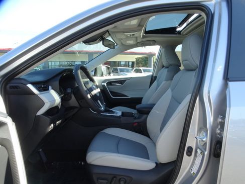 New 2025 Toyota RAV4 XLE Premium image 10