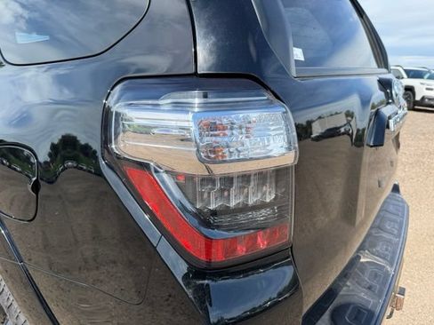 Used 2014 Toyota 4Runner SR5 AWD/4WD image 12