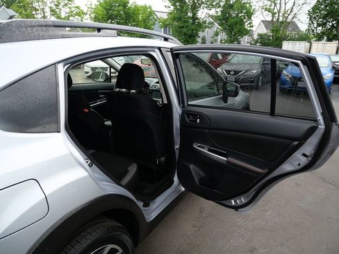 Used 2017 Subaru Crosstrek 2.0i Premium w/ Moonroof Package AWD/4WD image 34