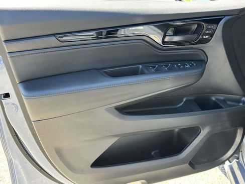 Certified 2025 Honda Odyssey Touring image 16