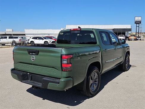 Used 2026 Nissan Frontier SV w/ Tow Package RWD image 5