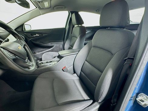 Used 2025 Chevrolet Malibu LT image 11