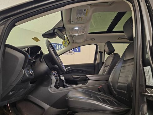 Used 2019 Ford Escape SEL AWD/4WD image 17