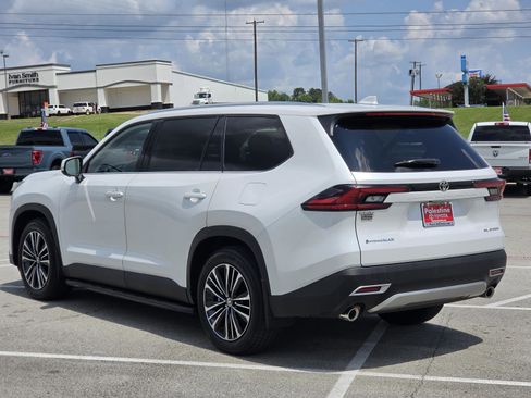 Used 2025 Toyota Grand Highlander AWD Hybrid image 4