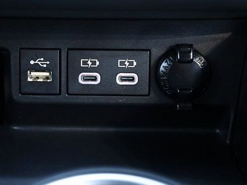 Used 2023 Toyota Highlander L image 17