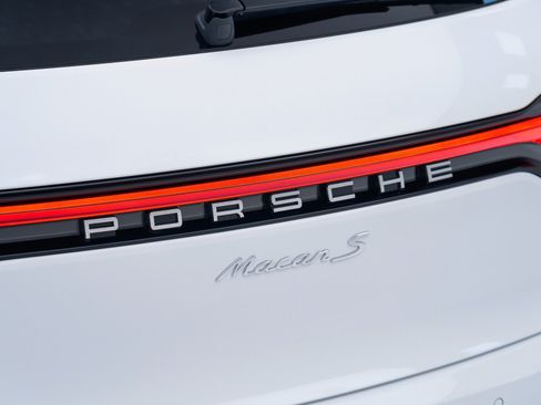 Certified 2026 Porsche Macan S AWD/4WD image 14