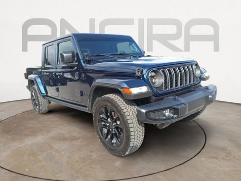 Used 2025 Jeep Gladiator Sport image 6