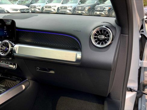 New 2026 Mercedes-Benz GLB 250 4MATIC image 10
