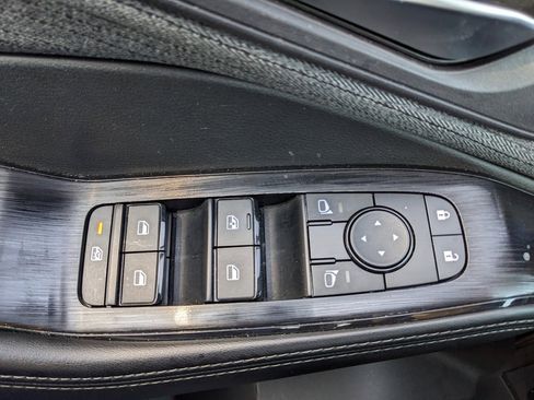 Used 2023 Nissan Rogue SV image 49