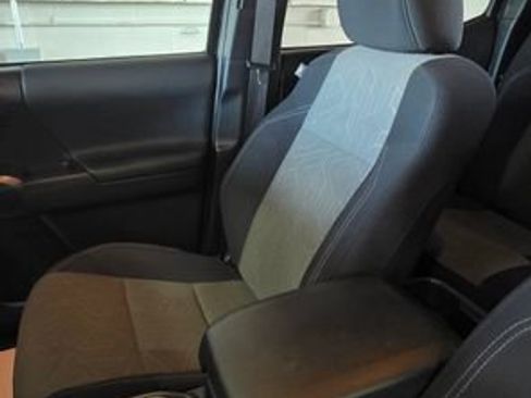 Used 2023 Toyota Tacoma TRD Off-Road image 22