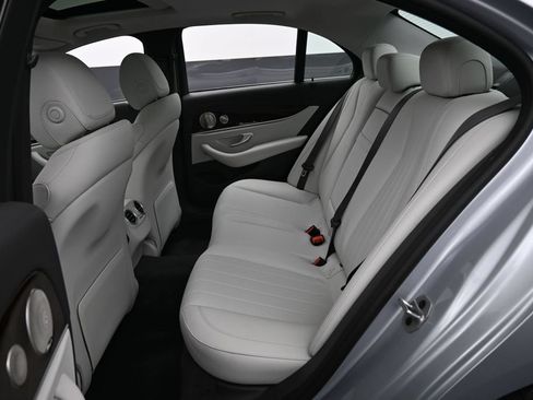 Used 2023 Mercedes-Benz E 350 4MATIC Sedan image 26