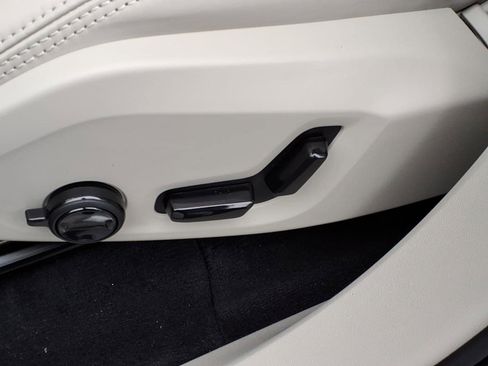 New 2026 Volvo XC90 T8 Ultra w/ Protection Package Premier AWD/4WD image 19