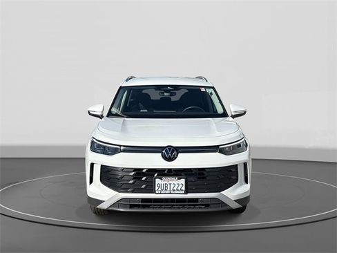 Certified 2025 Volkswagen Tiguan S image 2