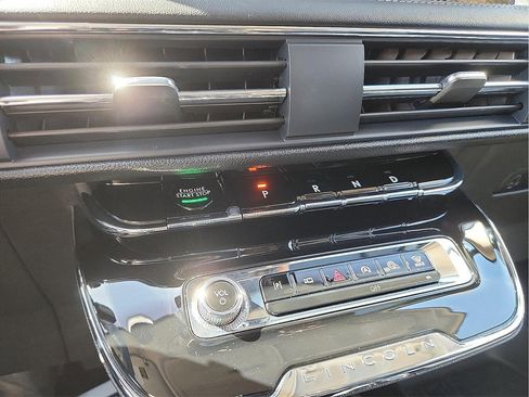 Used 2023 Lincoln Corsair FWD image 18