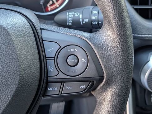 Used 2025 Toyota RAV4 XLE image 20