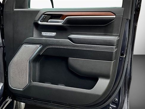 Used 2024 GMC Sierra 1500 Denali w/ Denali Reserve Package image 18