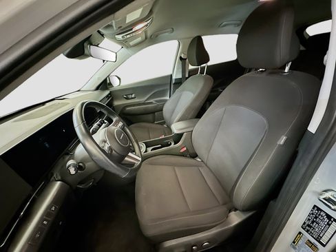 Used 2025 Hyundai Kona SEL image 13