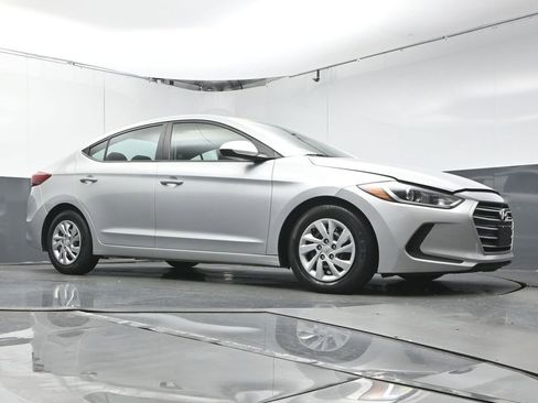 Used 2018 Hyundai Elantra SE w/ Cargo Package image 36