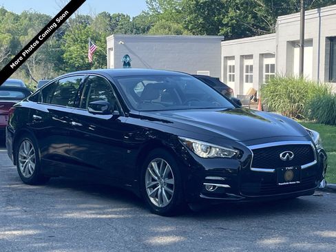 Used 2015 INFINITI Q50 Premium w/ Technology Package AWD/4WD image 1