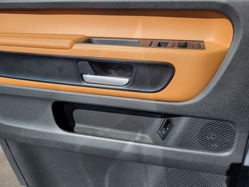 New 2025 Volkswagen ID. Buzz Pro S image 16