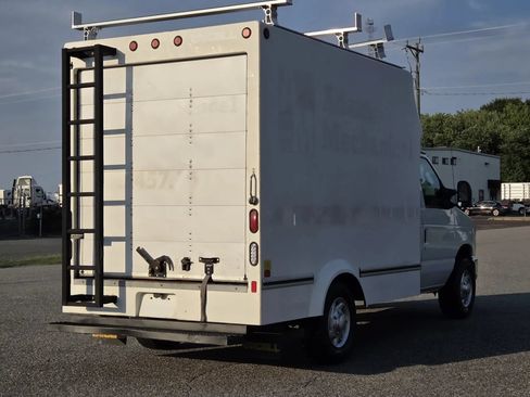 Used 2013 Ford E-350 and Econoline 350 Super Duty RWD image 29