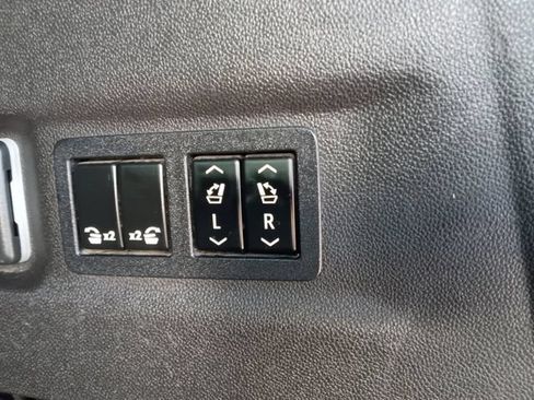 Used 2021 Chevrolet Suburban High Country AWD/4WD image 12