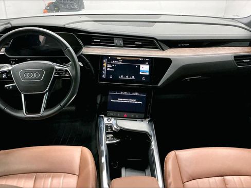 Used 2022 Audi e-tron Premium image 17
