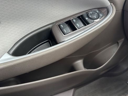 Used 2024 Chevrolet Malibu LS FWD image 32