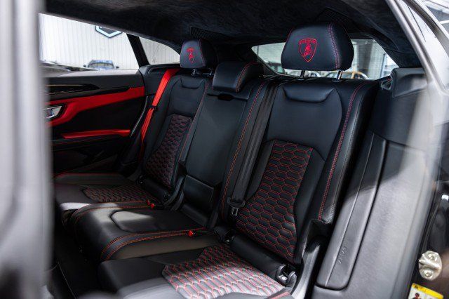 Used 2022 Lamborghini Urus AWD/4WD image 46