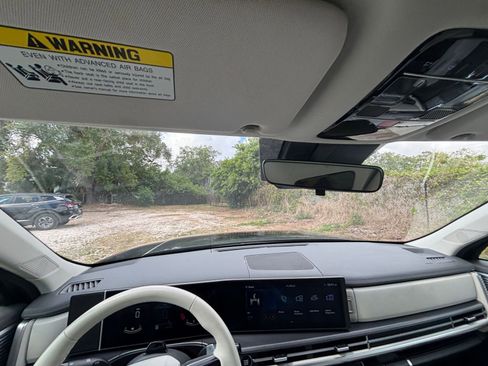 Used 2025 Hyundai Santa Fe SEL FWD image 36