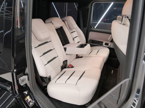 Used 2025 Mercedes-Benz G 63 AMG 4MATIC image 36