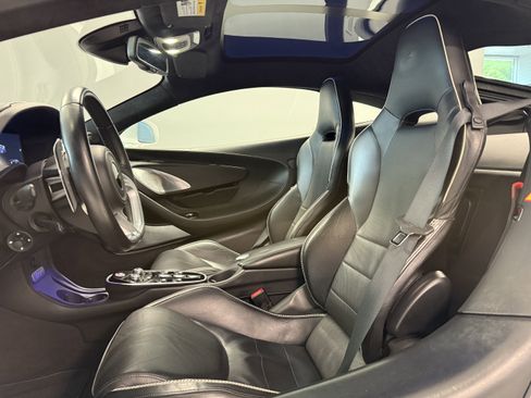 Used 2023 McLaren GT RWD image 8