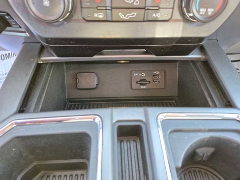 Used 2015 Ford F150 XLT w/ Equipment Group 302A Luxury image 21