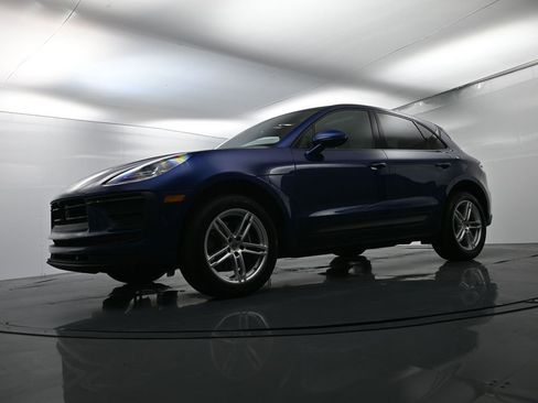 Certified 2024 Porsche Macan image 46