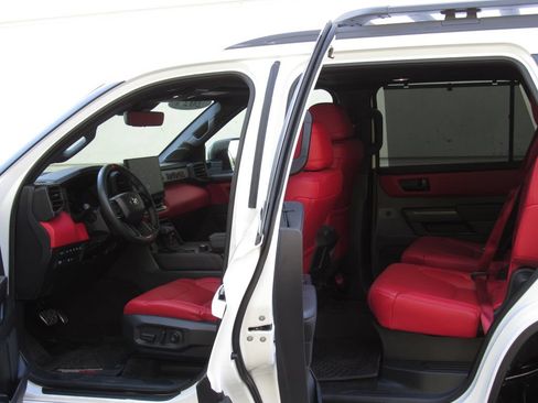 Used 2024 Toyota Sequoia TRD Pro AWD/4WD image 13