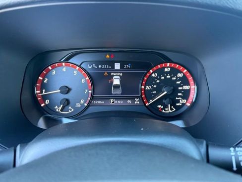 Used 2023 Nissan Frontier PRO-4X w/ Pro-4X Premium Package image 19