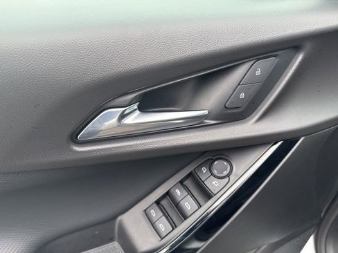 Used 2025 Chevrolet Equinox LT image 10