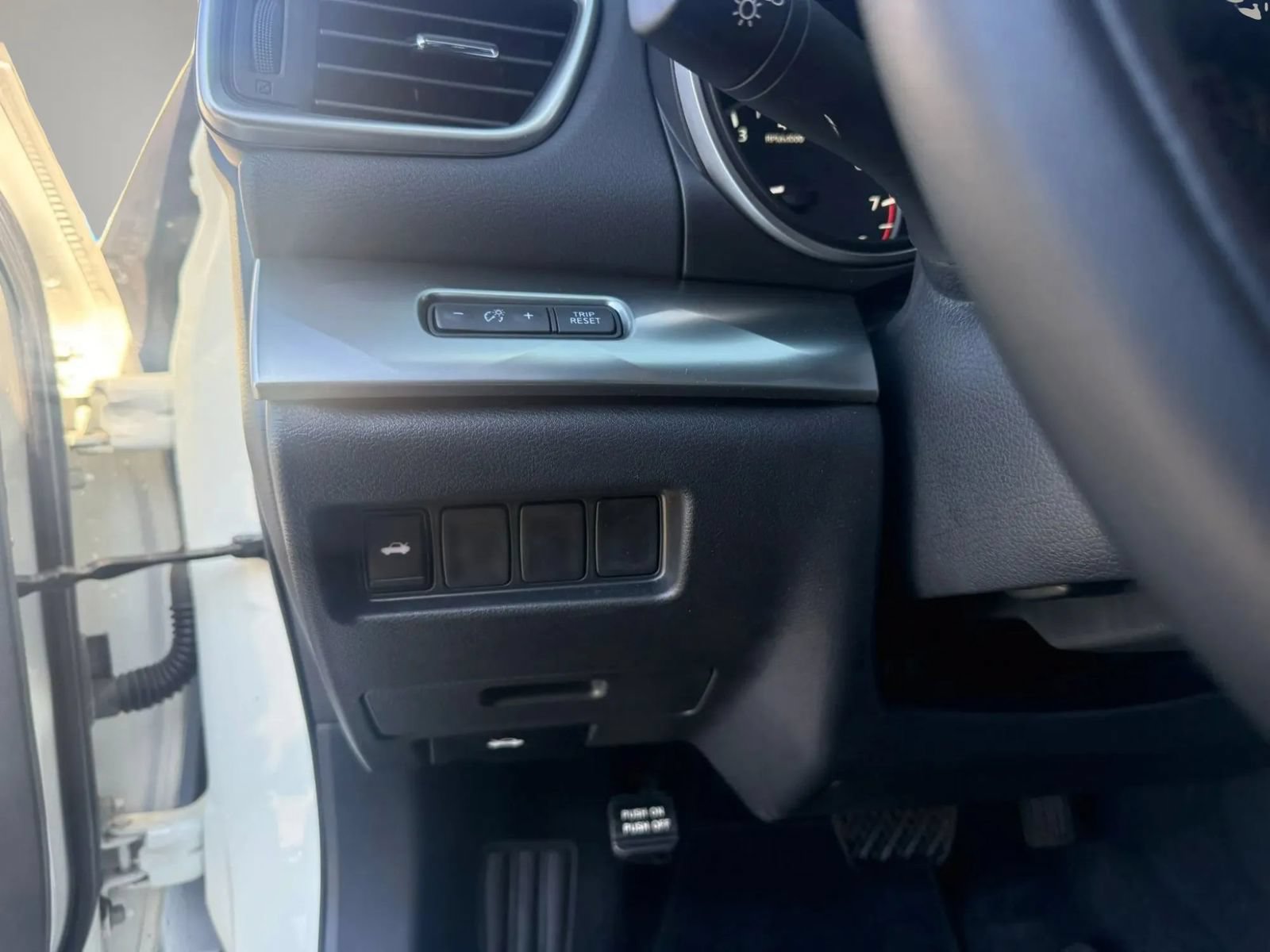 Used 2023 Nissan Maxima SV w/ Floor Mat Group FWD image 16