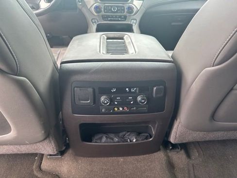 Used 2015 GMC Yukon Denali w/ Premium Package AWD/4WD image 14