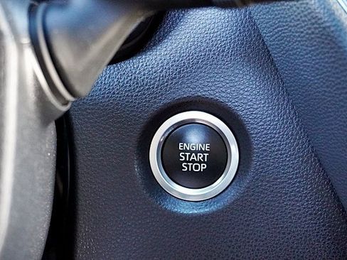 Used 2025 Toyota Corolla SE image 29