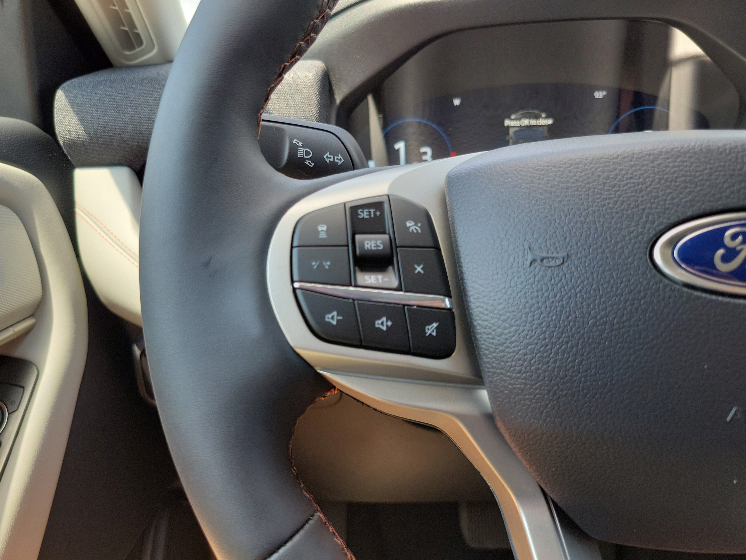 New 2026 Ford Explorer Active w/ Active Comfort Package RWD image 19