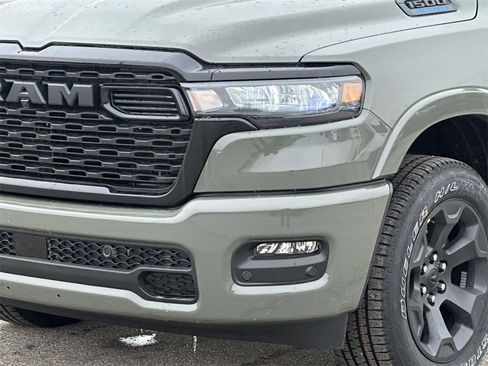 New 2026 RAM 1500 4x4 Crew Cab image 7