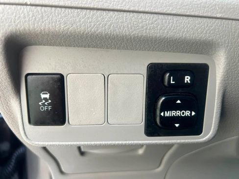 Used 2013 Toyota Corolla L FWD image 28