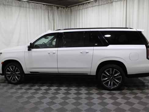 Certified 2024 Cadillac Escalade ESV Sport Platinum image 44