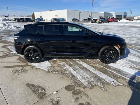 Used 2025 Chevrolet Equinox EV RS w/ Active Safety Package 3 image 7