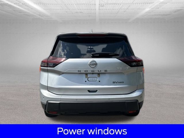 Used 2024 Nissan Rogue SV AWD/4WD image 9