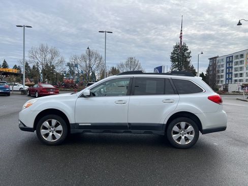 Used 2012 Subaru Outback 2.5i Limited w/ Moonroof Pkg image 2
