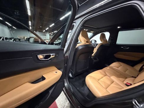 Used 2019 Volvo XC60 T6 Momentum w/ Advanced Package AWD/4WD image 23