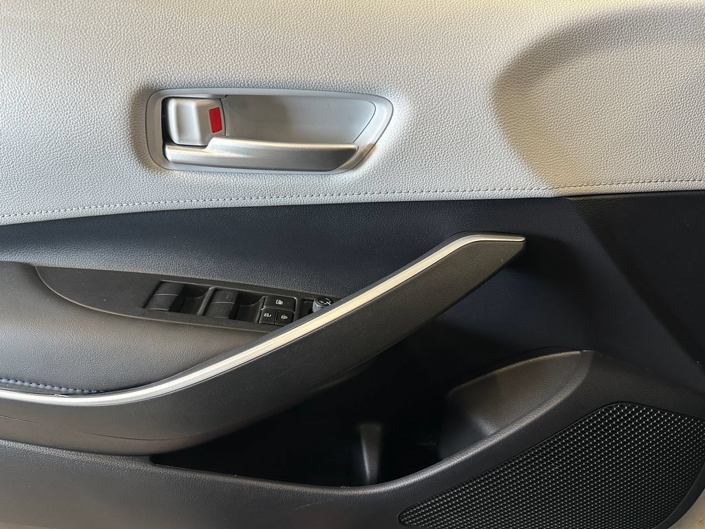 Used 2020 Toyota Corolla SE FWD image 19