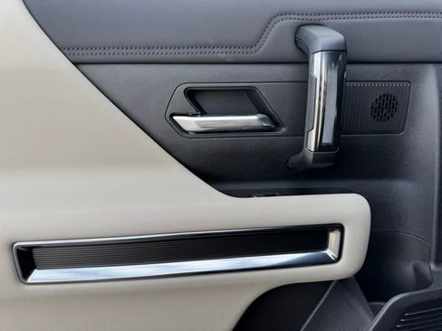 Used 2026 GMC Hummer EV SUV image 17